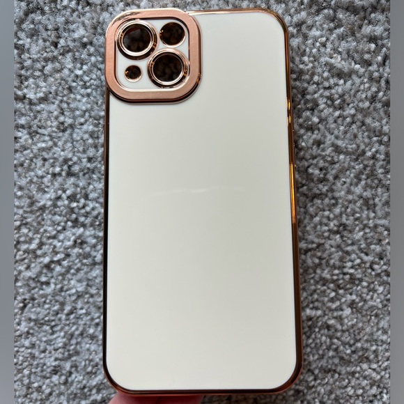 Other - Elegant Cream and Gold iPhone 13 Skin